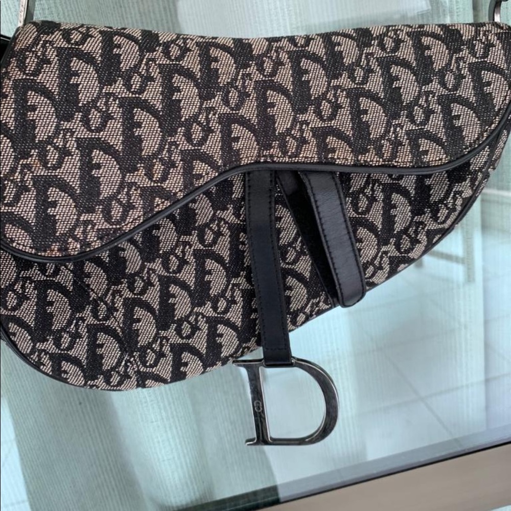 Authentic Dior Oblique Saddle Bag.